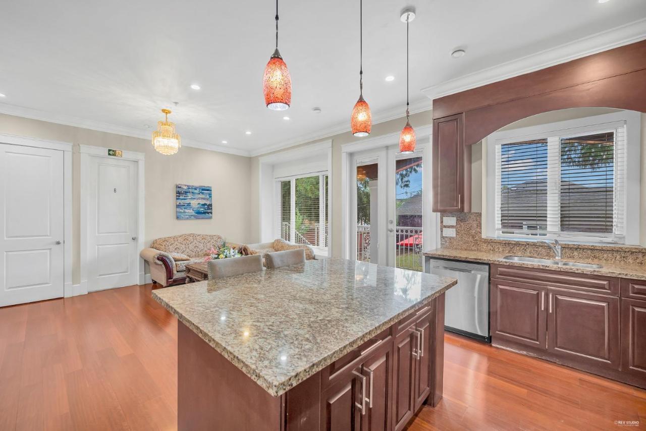 Luxurious Getaway In Vancouver-Private Room With Attached Bathroom Extérieur photo