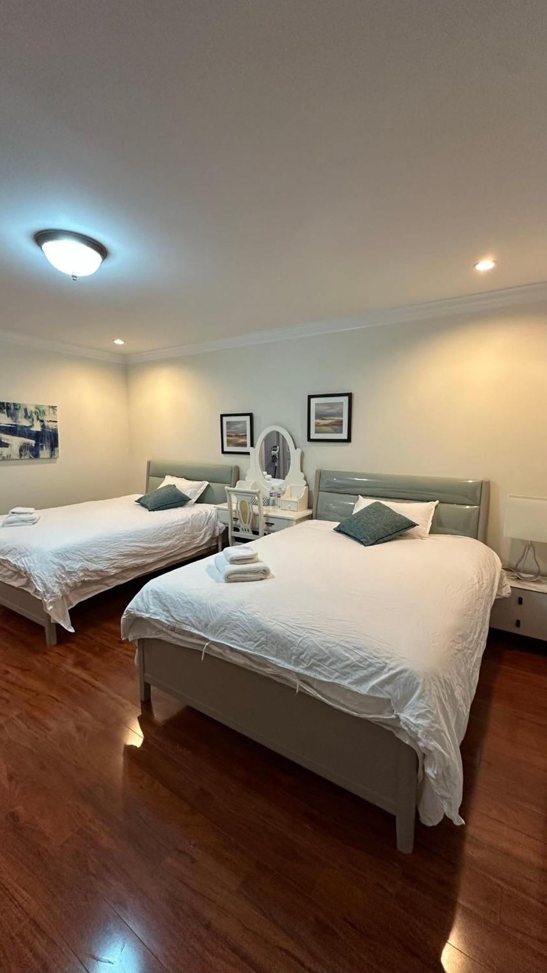 Luxurious Getaway In Vancouver-Private Room With Attached Bathroom Extérieur photo